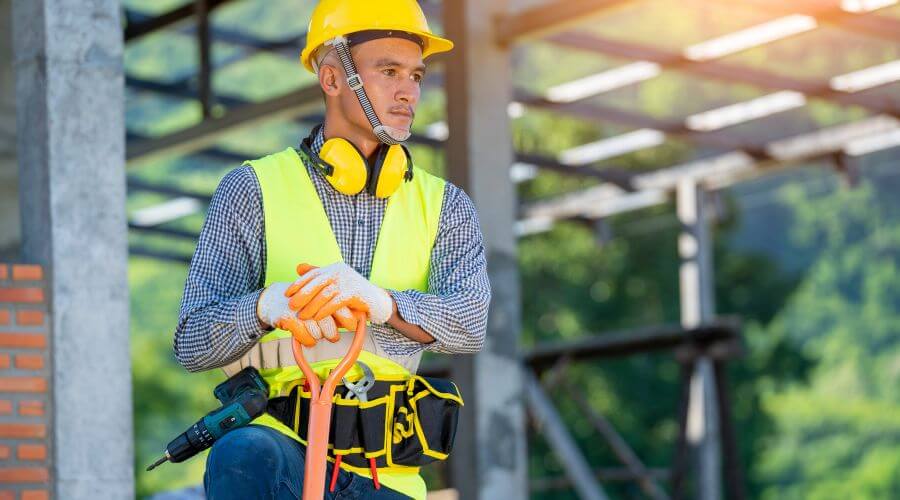 Professional gutter cleaning in Oswego, IL